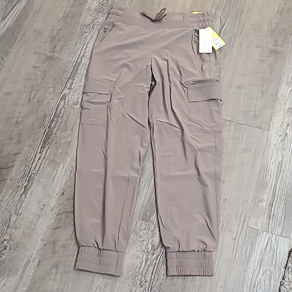 All In Motion Mid Rise Stretch Woven Cargo Pants - Picture 3 of 7